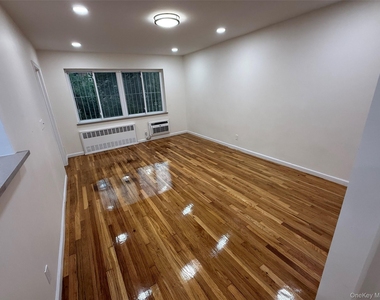 4622 59th Street - Photo Thumbnail 2