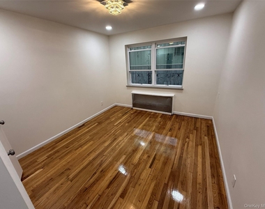 4622 59th Street - Photo Thumbnail 10