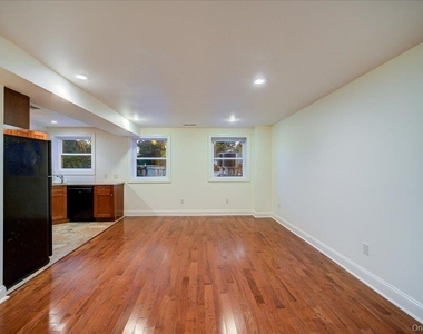 308 Main Street - Photo Thumbnail 4