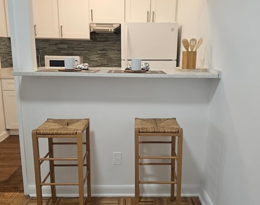 35-20 Leverich Street - Photo Thumbnail 8