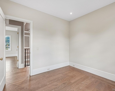 1707 Marie Lane - Photo Thumbnail 33
