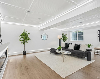 1707 Marie Lane - Photo Thumbnail 19