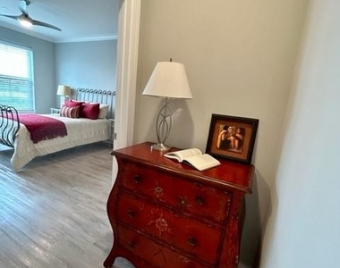 75 E Hoffman Avenue - Photo Thumbnail 13