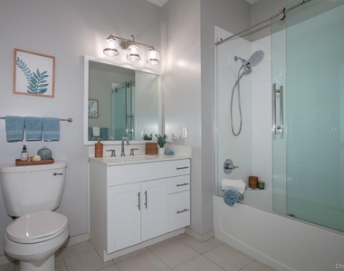 75 E Hoffman Avenue - Photo Thumbnail 14