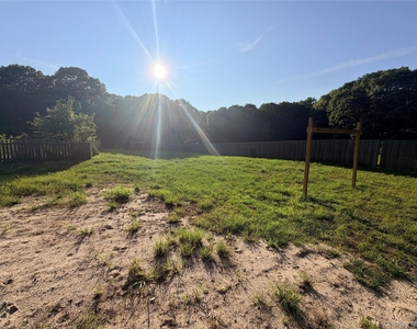 484 N Magee Street - Photo Thumbnail 30