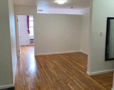 4125 Kissena Boulevard - Photo Thumbnail 1