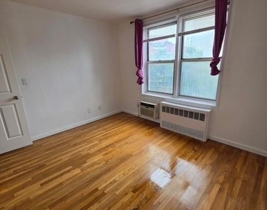 4125 Kissena Boulevard - Photo Thumbnail 7