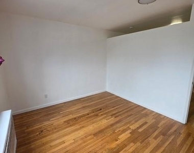 4125 Kissena Boulevard - Photo Thumbnail 8