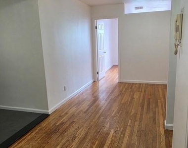 4125 Kissena Boulevard - Photo Thumbnail 2
