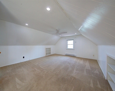 411 Saint John Place - Photo Thumbnail 17