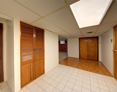 411 Saint John Place - Photo Thumbnail 22
