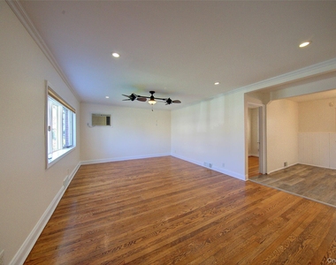 411 Saint John Place - Photo Thumbnail 1