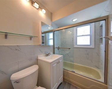 411 Saint John Place - Photo Thumbnail 15