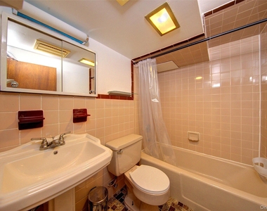 411 Saint John Place - Photo Thumbnail 24