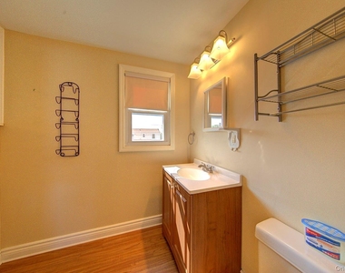 411 Saint John Place - Photo Thumbnail 18