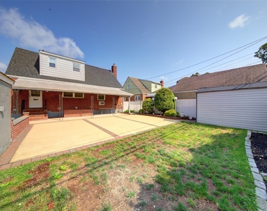 411 Saint John Place - Photo Thumbnail 26