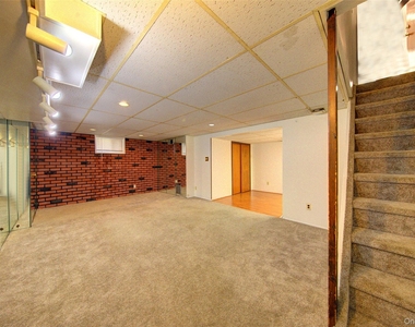 411 Saint John Place - Photo Thumbnail 20