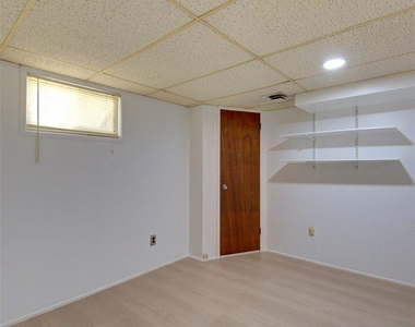 411 Saint John Place - Photo Thumbnail 23
