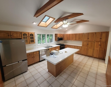 124 Forshay Road - Photo Thumbnail 3
