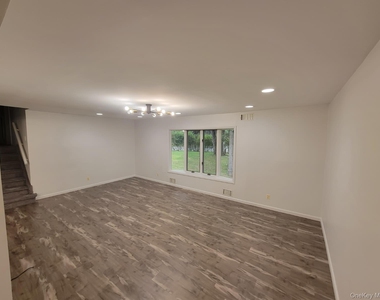 124 Forshay Road - Photo Thumbnail 7