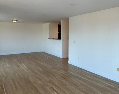 125 E Broadway - Photo Thumbnail 15