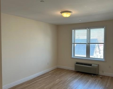 125 E Broadway - Photo Thumbnail 35