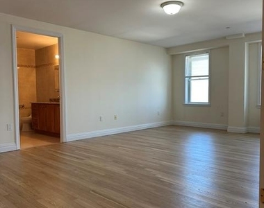 125 E Broadway - Photo Thumbnail 28