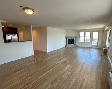 125 E Broadway - Photo Thumbnail 40