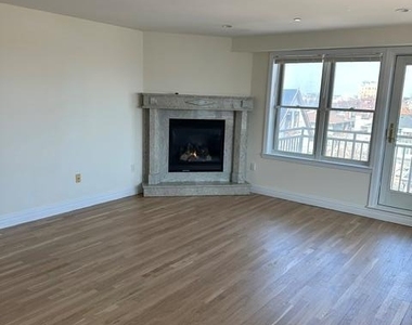 125 E Broadway - Photo Thumbnail 8