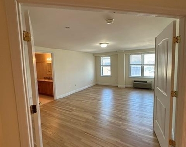 125 E Broadway - Photo Thumbnail 18