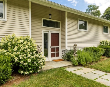 860 Hunns Lake - Photo Thumbnail 2