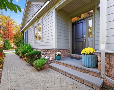 17 Deforest Drive - Photo Thumbnail 2