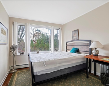 28 Sprain Valley Road - Photo Thumbnail 15