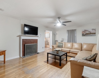 149 David Whites Lane - Photo Thumbnail 2