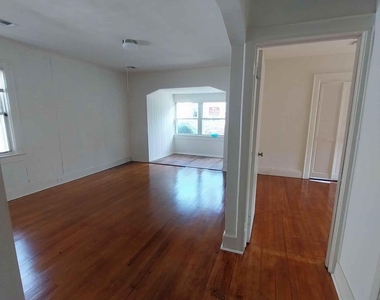 628 Hill Street - Photo Thumbnail 3