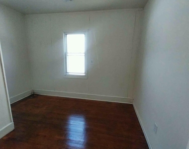 628 Hill Street - Photo Thumbnail 9