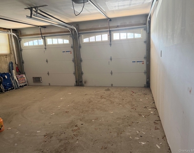 621 E Olive Street - Photo Thumbnail 24