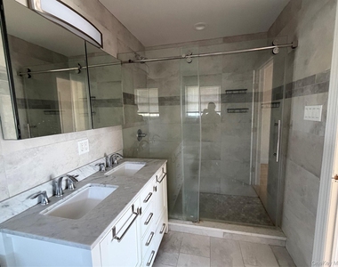 621 E Olive Street - Photo Thumbnail 15