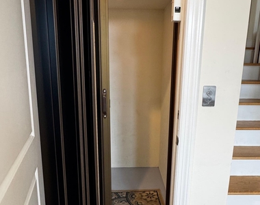621 E Olive Street - Photo Thumbnail 1