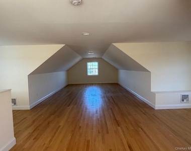 621 E Olive Street - Photo Thumbnail 6