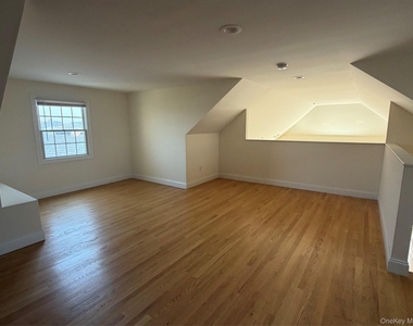 621 E Olive Street - Photo Thumbnail 20
