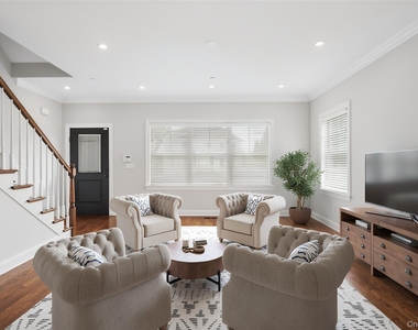 124-b Maple Avenue - Photo Thumbnail 2