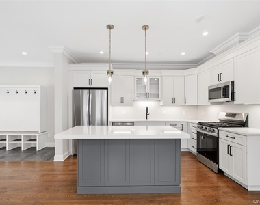 124-b Maple Avenue - Photo Thumbnail 3