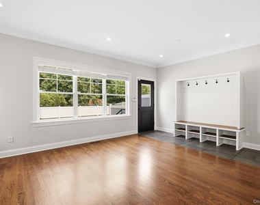 124-b Maple Avenue - Photo Thumbnail 10