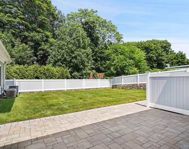 124-b Maple Avenue - Photo Thumbnail 28