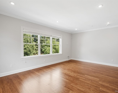 124-b Maple Avenue - Photo Thumbnail 19