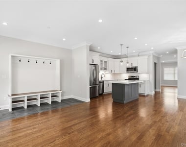 124-b Maple Avenue - Photo Thumbnail 7