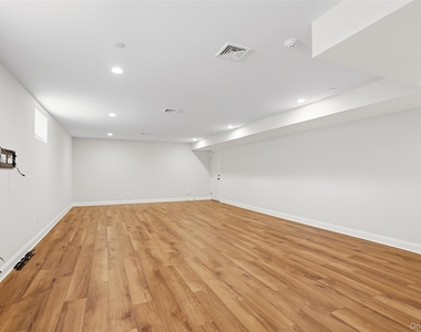 124-b Maple Avenue - Photo Thumbnail 23