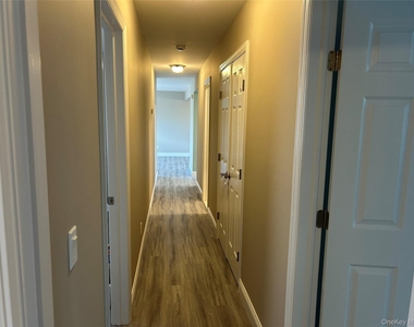 85 Ralph Avenue - Photo Thumbnail 17