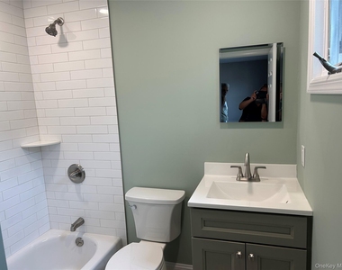 85 Ralph Avenue - Photo Thumbnail 13